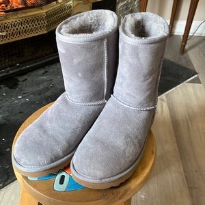 Are UGG Boots Waterproof? (Ultimate Guide)