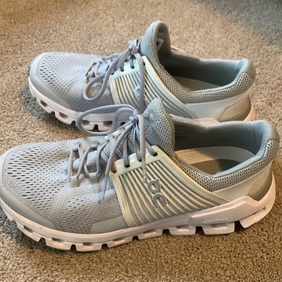 Do On Cloud Shoes Stretch Out and Expand? (Explained)