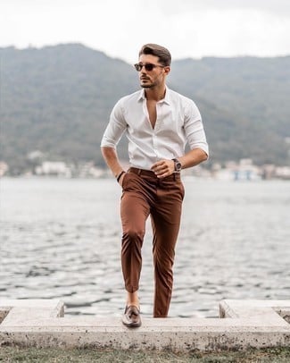 What Color Shirt Goes With Dark Brown Pants?
